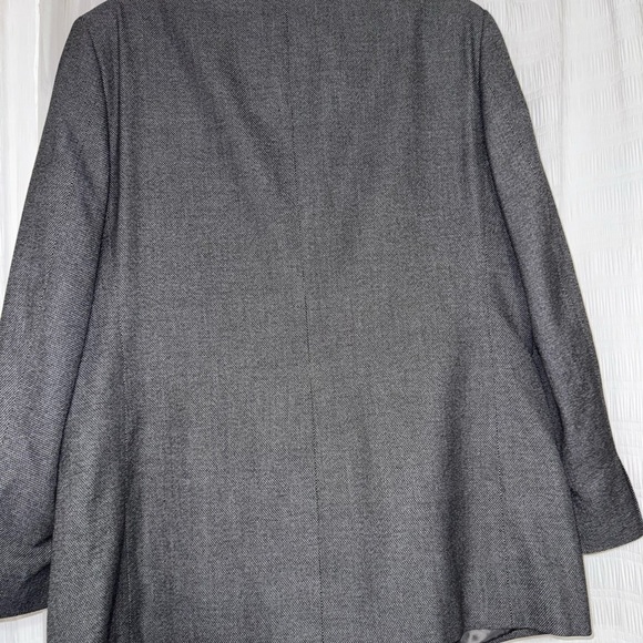 Haggar Gray Sport Coat with Notched Lapels and Padded Shoulders - Picture 6 of 9